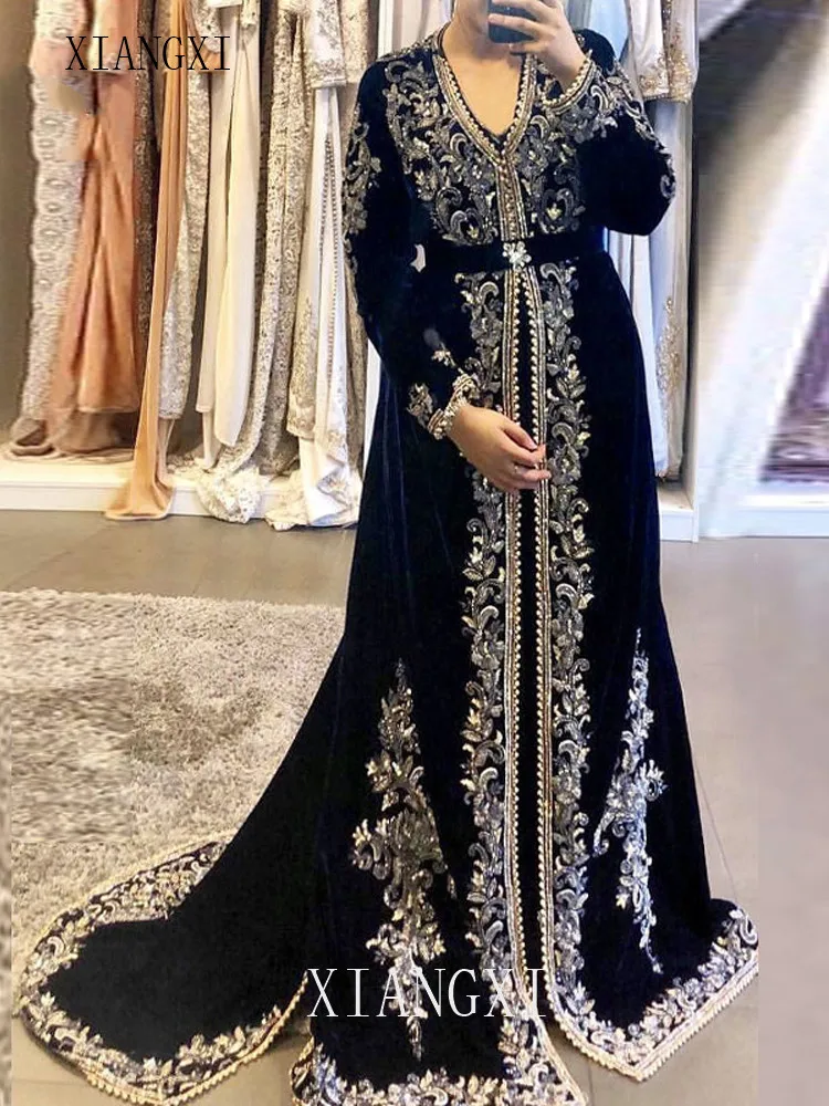 

2020 bleu marine caftan marocain Dubai robes de soirйe or dentelle Applique velours saoudien arabe musulman robes de soirйe gra