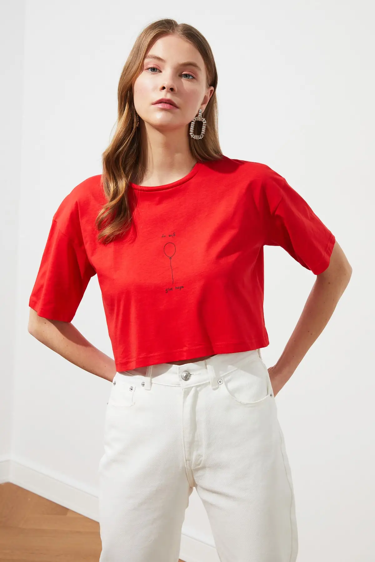 Trendyol Printed Crop Knitted T-Shirt TWOSS21TS1597 | Женская одежда