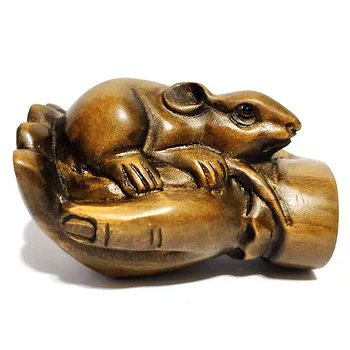 

Y6377 - 2" Hand Carved Boxwood Netsuke : Lovely Mouse in Hand
