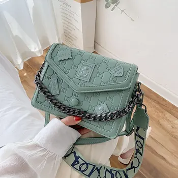 

High Grade Sense Bear Embossing Chain Wide Straps Square Sling Bag Popular Fashion Street Snap Crossbody Bag Stall Supply of Goo