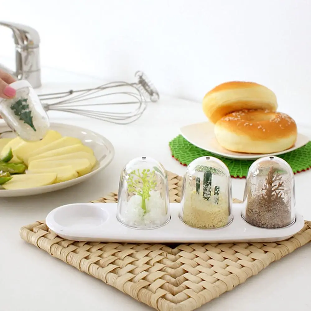 

4pcs/set Spice Jar Creative Plant Animals Seasoning Bottle Salt Sugar Pepper Shaker Cooking Tools Kitchen Supplies