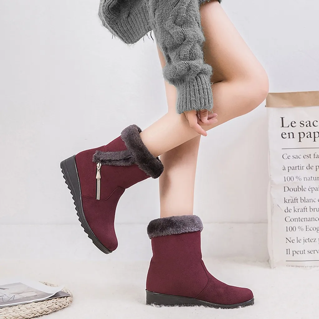 Женские зимние ботинки на молнии; женские теплые замшевые ботильоны на танкетке с мехом; коллекция года; модная повседневная обувь; удобная обувь размера плюс