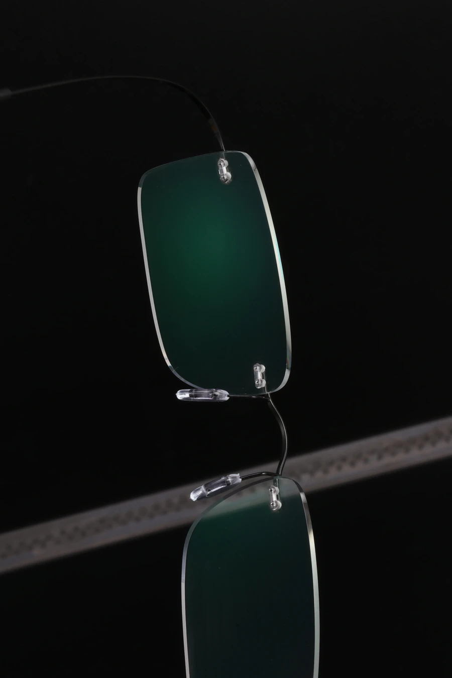 Pure Titanium Eyeglasses Frames Rimless Ultralight High Elasticity Optical Glasses Frame No Screw Design Rimless Spectacles