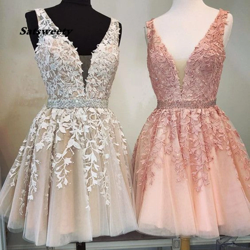 vestidos de c&oacute;ctel Short Homecoming Dresses V A line Lace Appliques vestido curto Crystals Cocktail Party Gowns Open Back