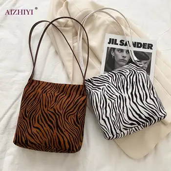 

Vintage Suede Shoulder Handbag Casual Women Animal Pattern Large Capacity Travel Top-handle Bag Commuter Totes Clutch