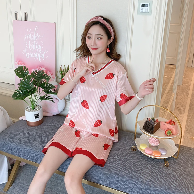 

Women Home Clothes 2020 Summer Silk Pajamas Set for Women Print V Neck Short Pant Luxury Sexy Women Sleepwear Set