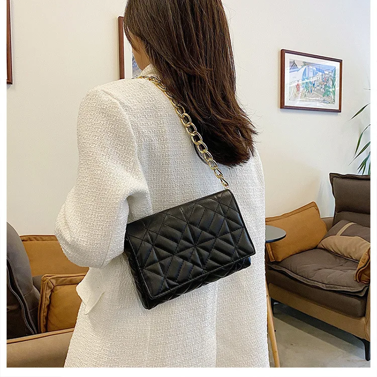 Branded Women's Shoulder Bags 2021 Metal Thick Chain Quilted Designer Purses And Handbag Women Clutch Bags Ladies Striped bag Branded Women's Shoulder Bags 2021 Metal Thick Chain Quilted Designer Purses And Handbag Women Clutch Bags Ladies Striped bag