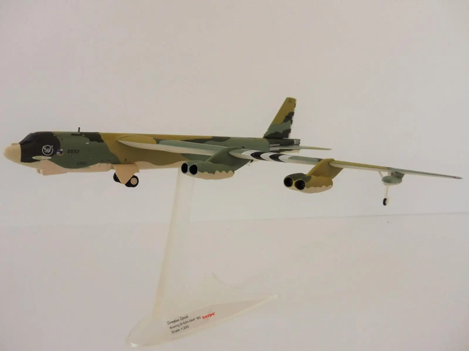 Герпа ВВС США Боинг B-52H стратокрепостью 644-я бомбардировочная эскадрилья 410-я бомбардировка крыла К. И. Модель литья под давлением Sawyer 1/200