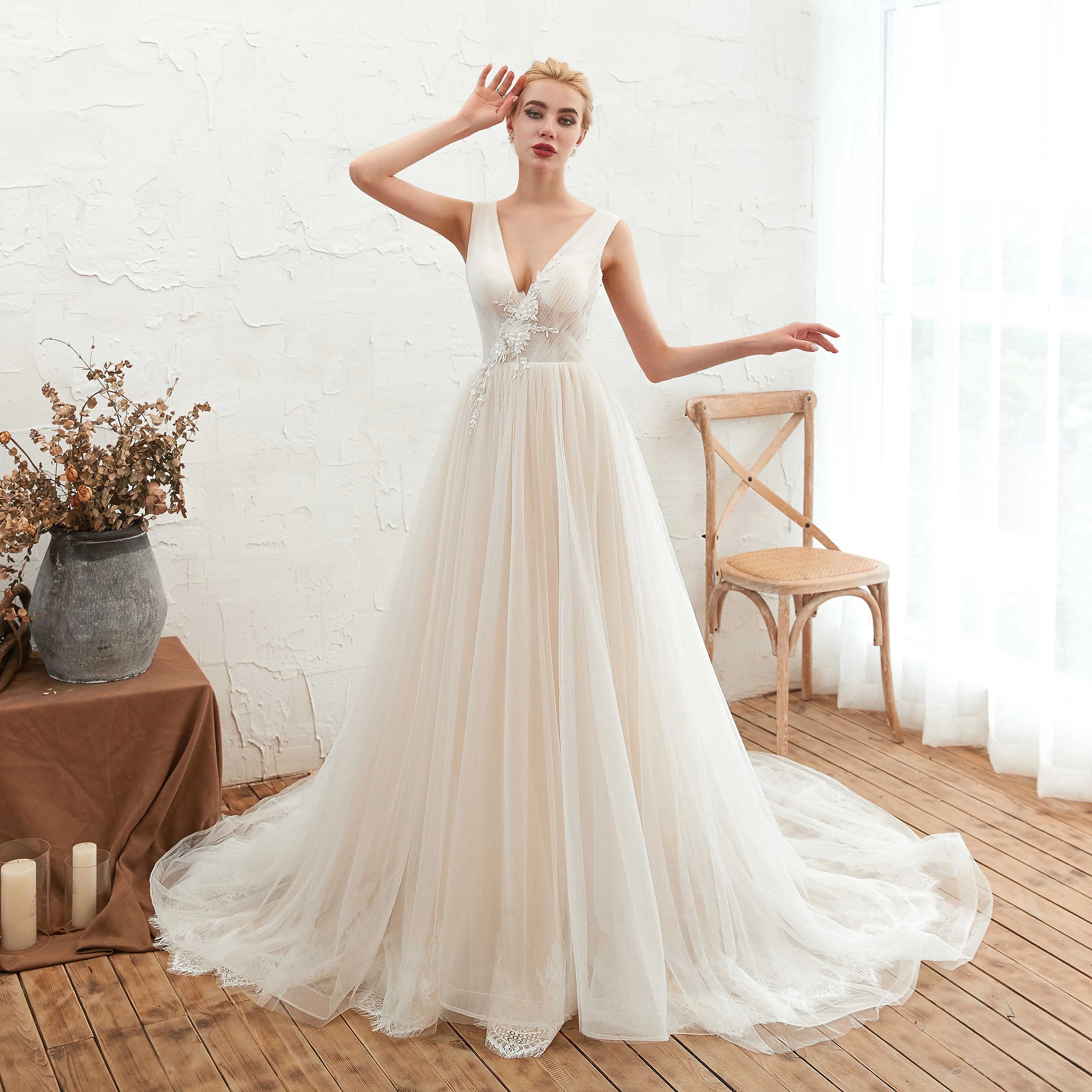

NEW 2020 St.Des Ivory A-line V-neck Russian Lace Sleeveless Flower Boho Beach Floorlength Designer Elegant Wedding Dress