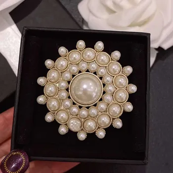 

Elegant Pearl Floral Flower Brooch Pins Pearl Pins and Brooches for Women Wedding Bridal Party Dress Jewelry