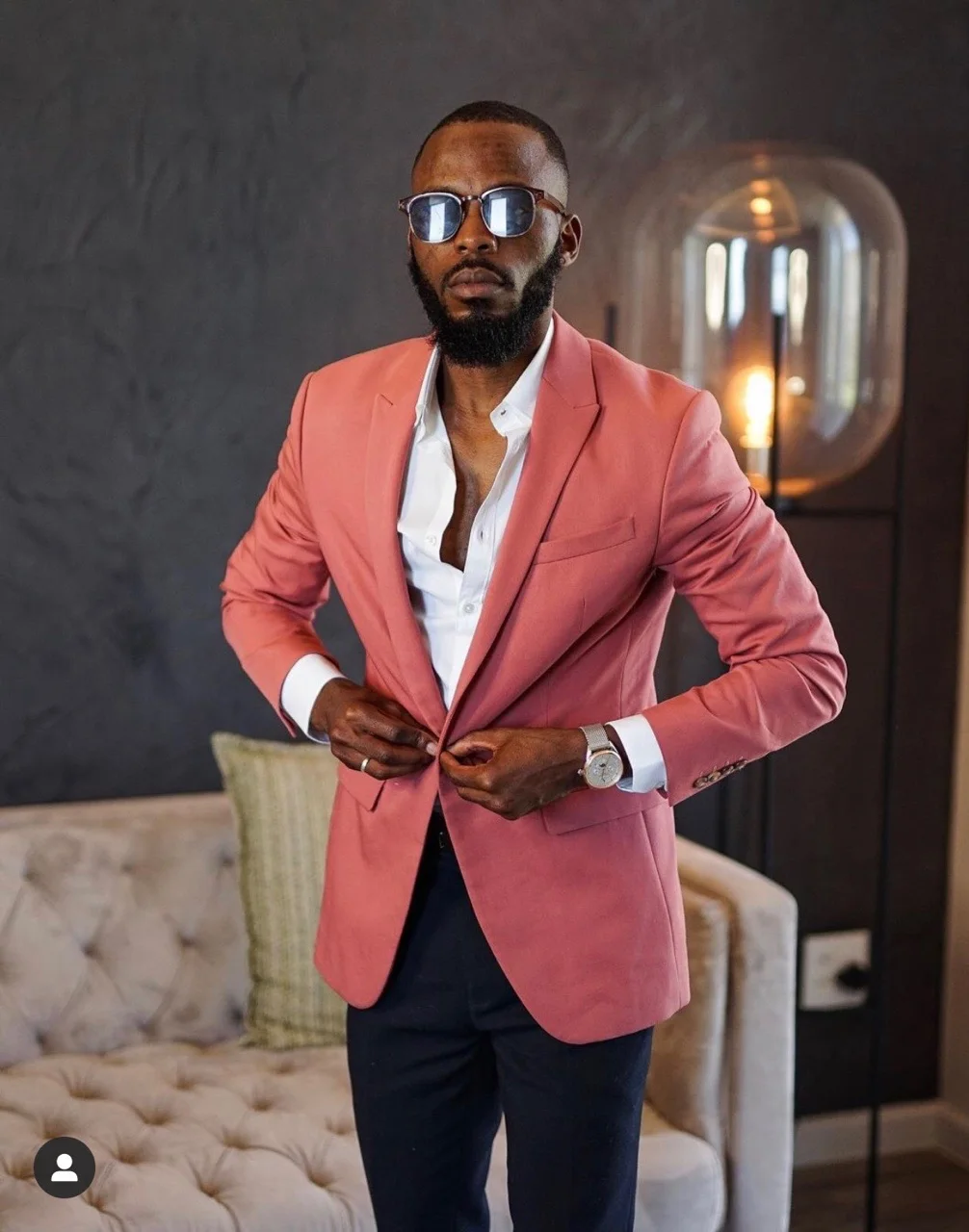 New PInk Jacket Black Pant Men Suits 