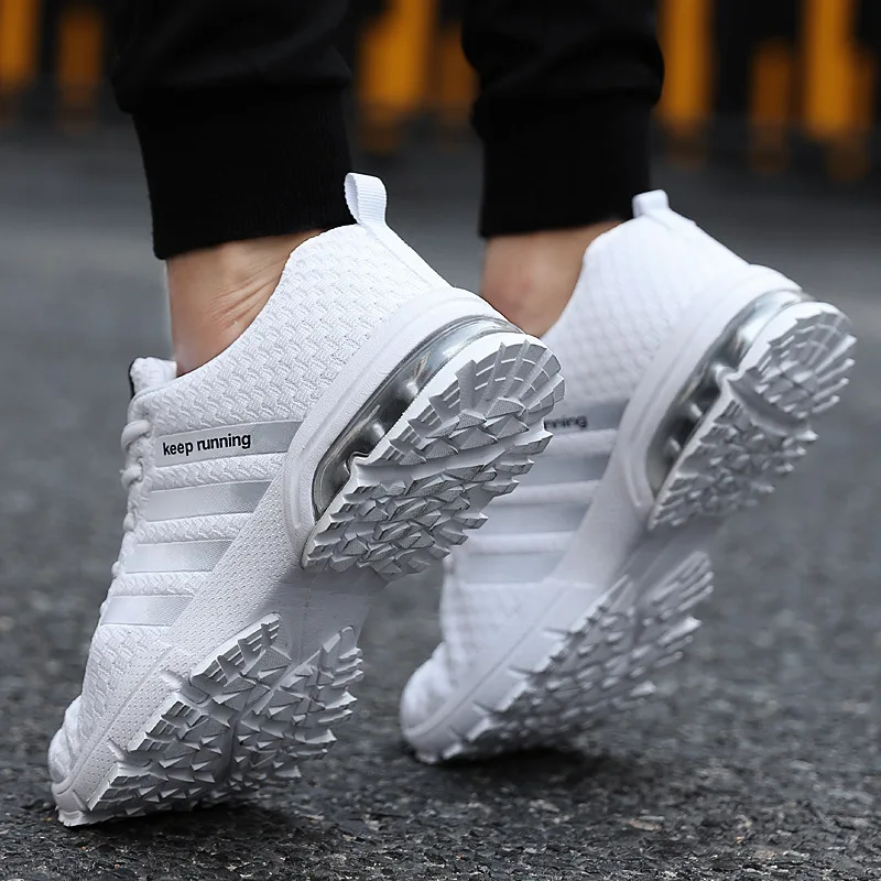 

Lovers' shoes, air cushions, flying net shoes, sneakers, men's and women's autumn running shoes.