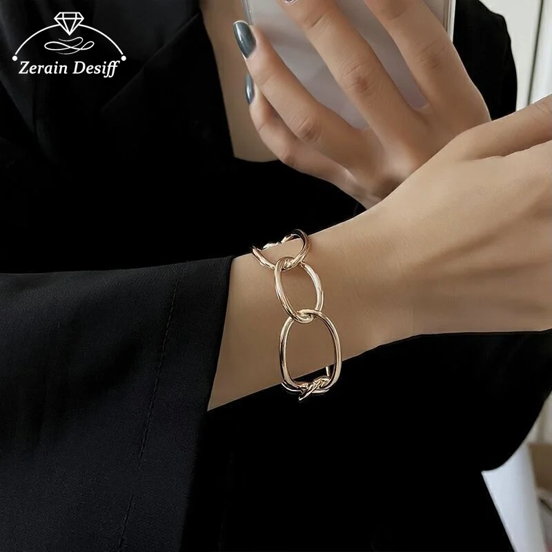 

Luxury Hollow Bracelet Girls Ins Niche Design Simple Girlfriend Retro Bracelet Clothing All-match Accessories