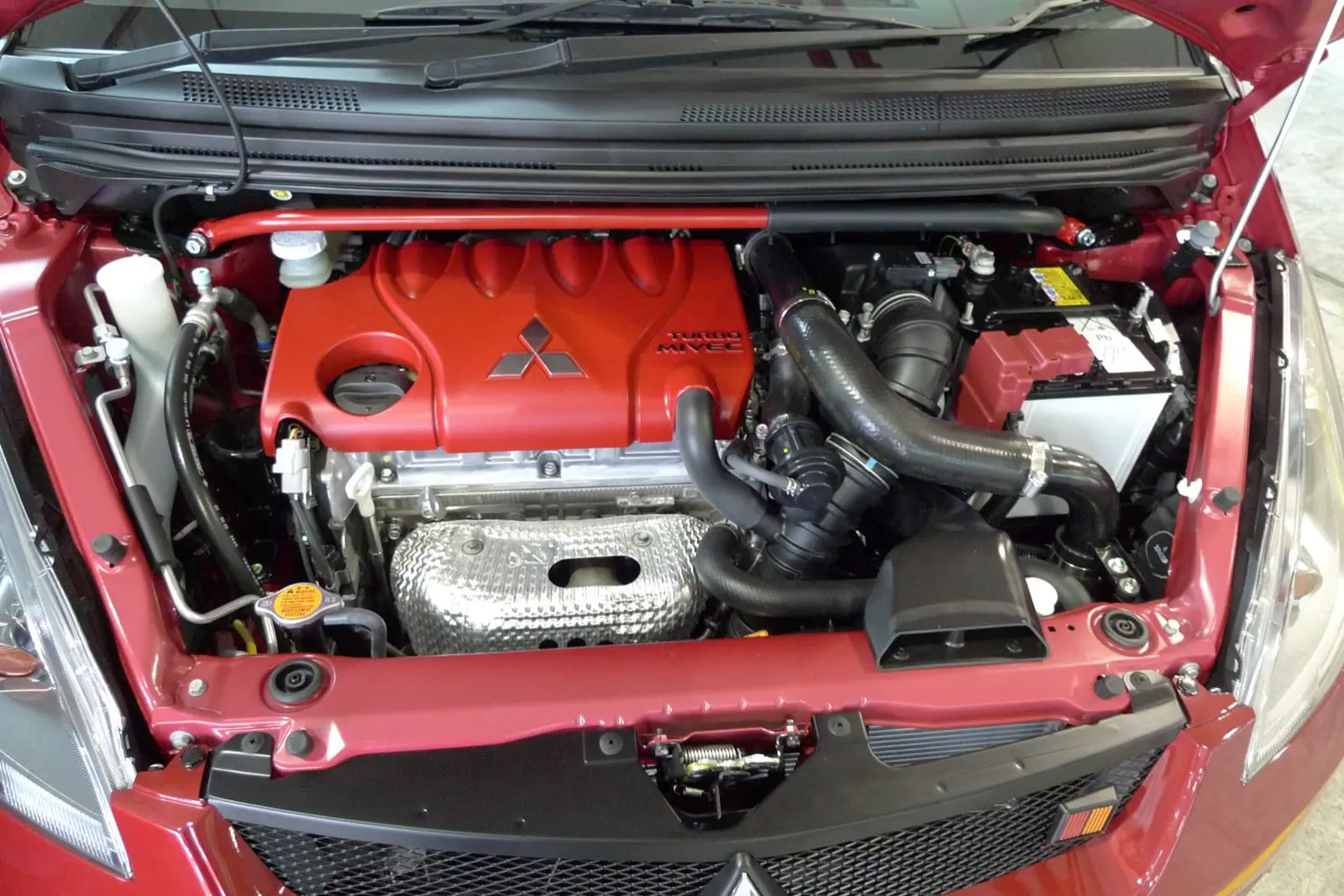 Демпфер для Mitsubishi Colt Ralliart Version-R Z27AG 2006-2012 хэтчбек передняя капота газовые стойки