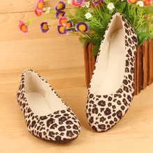 Женские весенние туфли на плоской подошве; тканевые туфли-лодочки с острым носком без застежки; женская повседневная обувь с леопардовым принтом; обувь с мягкой подошвой