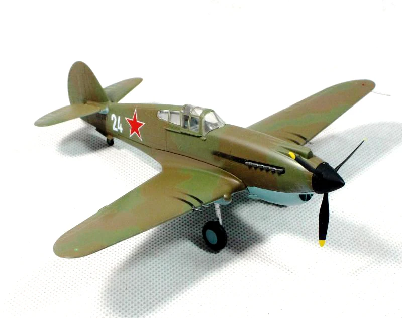 Трубач 1/72 Второй мировой войны Советская модель истребителя Р40 37206 Готовая модель продукта