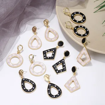 

Korean Style Hipster Painting in Oils Ear Stud 2020 Ear Stud New Style Female Elegant Online Celebrity Earrings Inlaid Pearl Ear