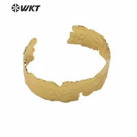 WT-B558 Big Size Bangle Irregular Width Design Hiphop Brass Bangle In Full Gold Plated Simple Style Women Jewelry Bangle 1