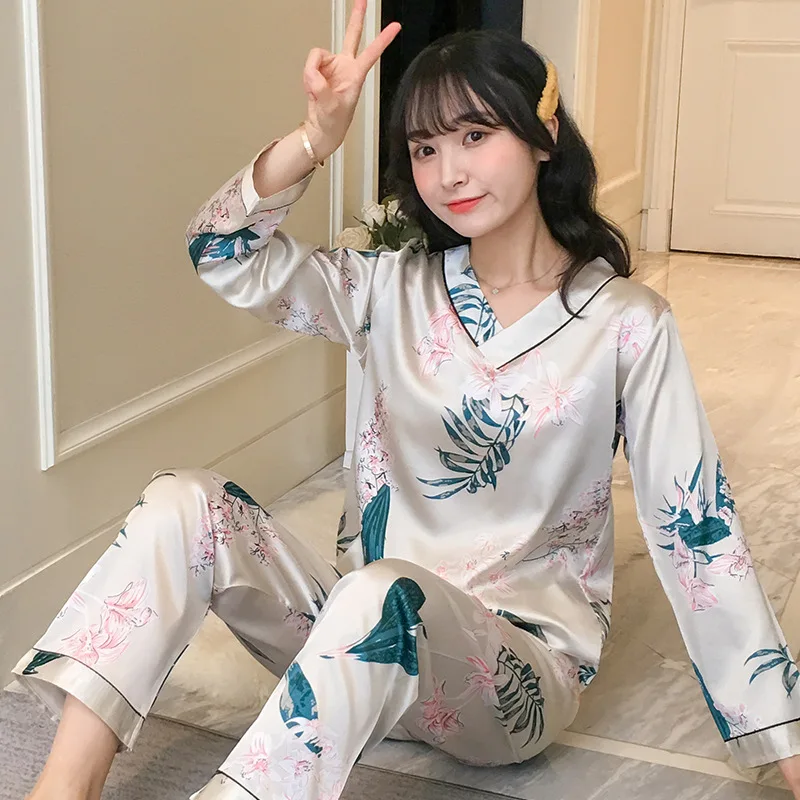 

Liang xing-Autumn & Winter V-neck Viscose Double Short Lily Printed Pajamas Suit M -Xxl