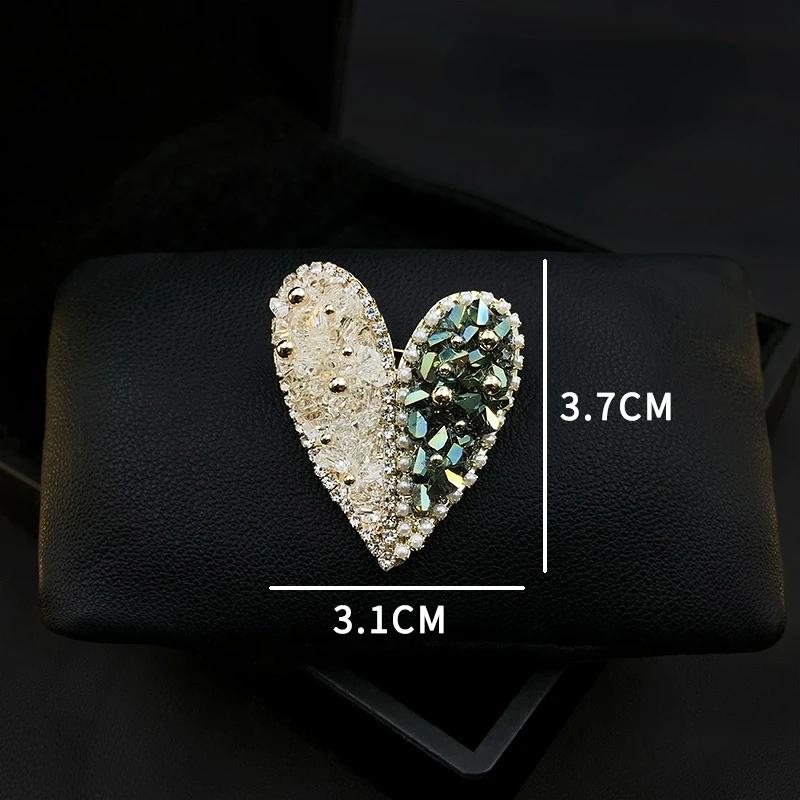 Elegant Pins Hand-Made Love Brooch High-End Lady Temperament Jewelry Corsage Heart-Shaped Suit Sweater Accessories Women Brooch