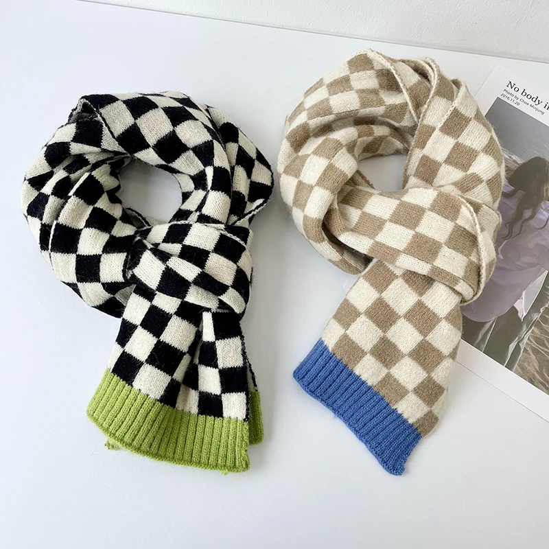 Рисунок 3 - Осенне-зимний женский шарф вязаный