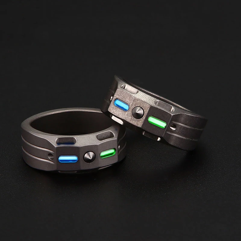  EDC Titanium Alloy Finger Ring with Tungsten Steel head with Tritium gas tubes with A Pendant Parac