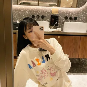 

2020 Autumn Winter Trendy Design Sweet O Neck Long Sleeve Cotton Versatile Colour LettersFlocking Pullover Women Cute Sweatshirt