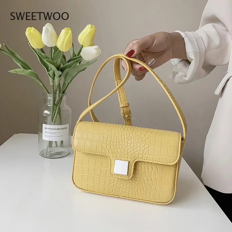 

Women's retro mini handbag fashion small messenger bag simple style wide shoulder strap messenger bag 2021