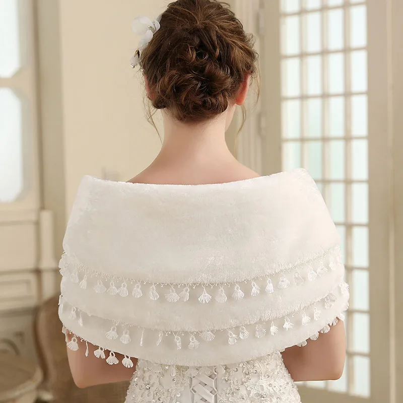 Faux Fur Winter Hot Sale Ivory Red Women Wedding Jackets Tassels Bow Wedding Accessories Warm Bridal Wraps Shawls