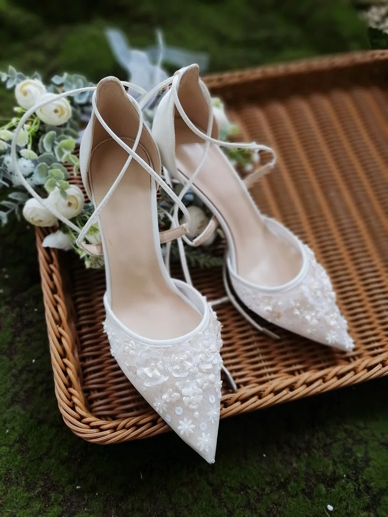 Spring and summer new white lace flowers stiletto sandals bridal wedding shoes banquet dress all-match small size women's shoes