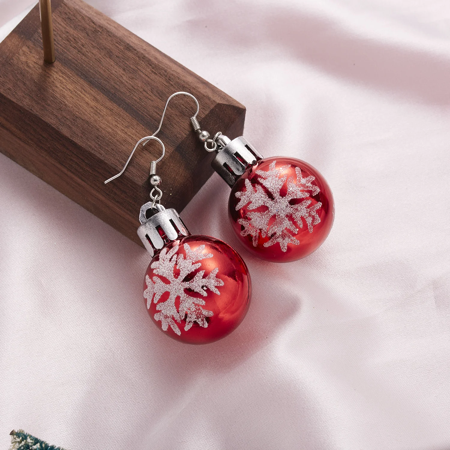 2021 New Fashion Christmas Earrings Creative Christmas Bulb Drop Earring For Women Christmas Gift Colorful Ball Dangle Earrings - Image 5