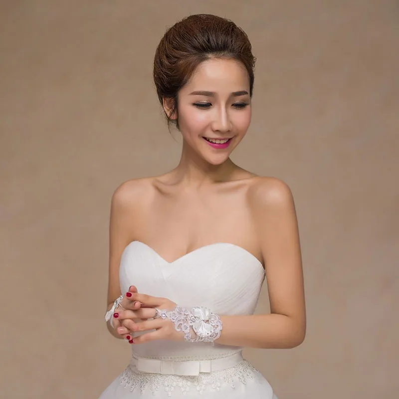 H6f72ee1336e44fba8b3e5134c2f85f82b Elegan Lace Short Bridal Gloves Inlaid Rhinestone Bowknot Slim Bridal Fingerless Gloves White Ivory Wedding Gown Accessories Mallzona