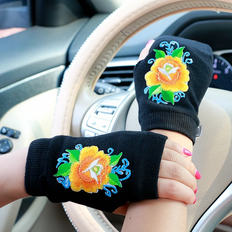 Gloves Women National style embroidery Flower vintage Winter Warm Mittens for Autumn Ladies Female Gloves Mittens Girls Gift