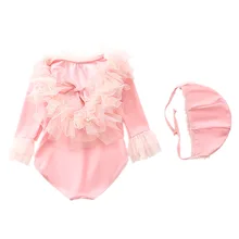 Милый кружевной купальник для маленьких девочек; купальный костюм с оборками и расклешенными рукавами; цельный комбинезон для малышей с шапочкой