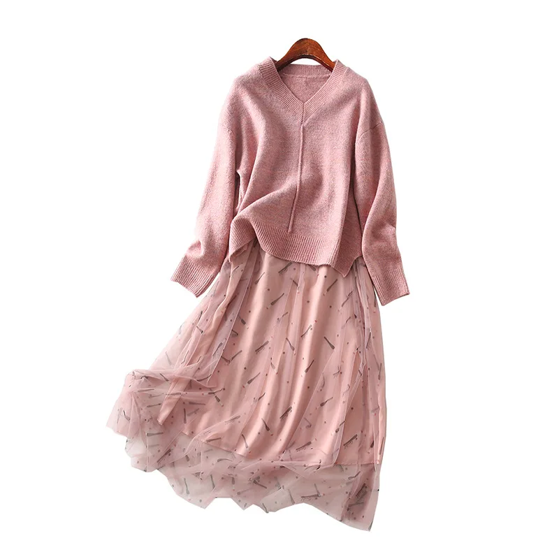 

One's Loose-Fit V-neck Sweater Printed Camisole Mesh Dress Two-Piece Women's Entity