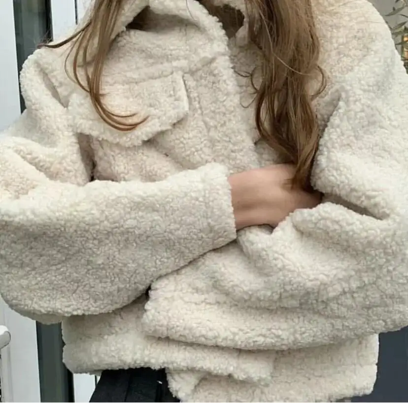 Осенне-зимняя курчавая куртка из искусственного меха ягненка винтажная Женская куртка цвета слоновой кости с длинным рукавом из меха однобортное пальто короткая верхняя одежда