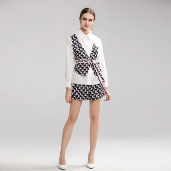 

Xiaomoli personalized fashionable age reducing color matching tie shirt hot pants printing set new fall 2020