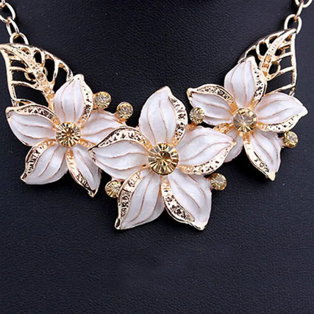 Fashion Women Rhinestone Flower Statement Pendant Necklace Earrings Jewelry Set