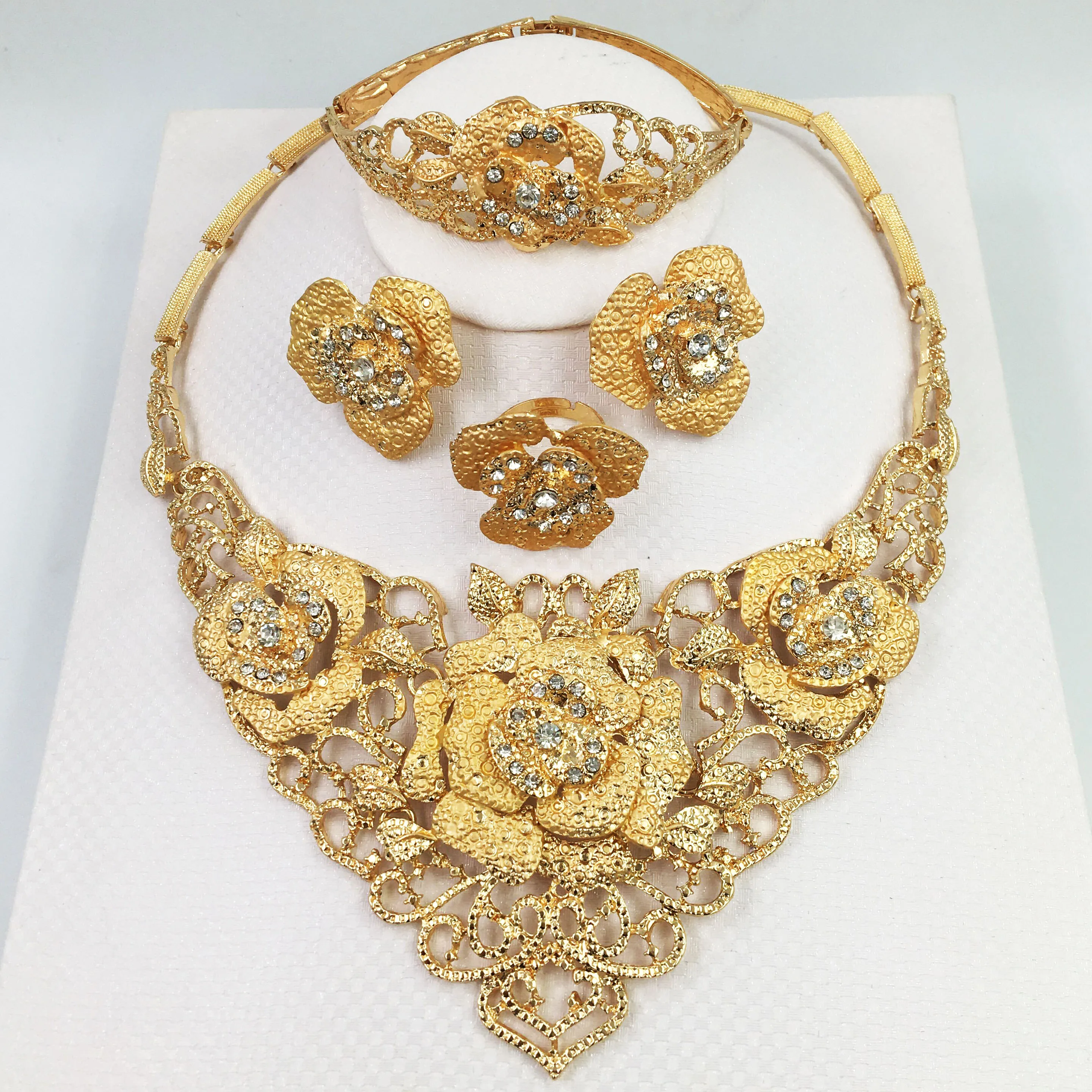 

Wholesale Luxury Nigerian Women Wedding Jewelry Sets Big Chunky Necklace Earrings Bridal Dubai Gold African Beads Jewelry Set