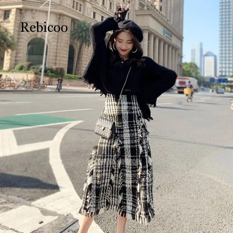 

2019 Autumn Long Sleeve Black Round Neck Short Sweater Sweet Skirt Fashion Two-Piece Set