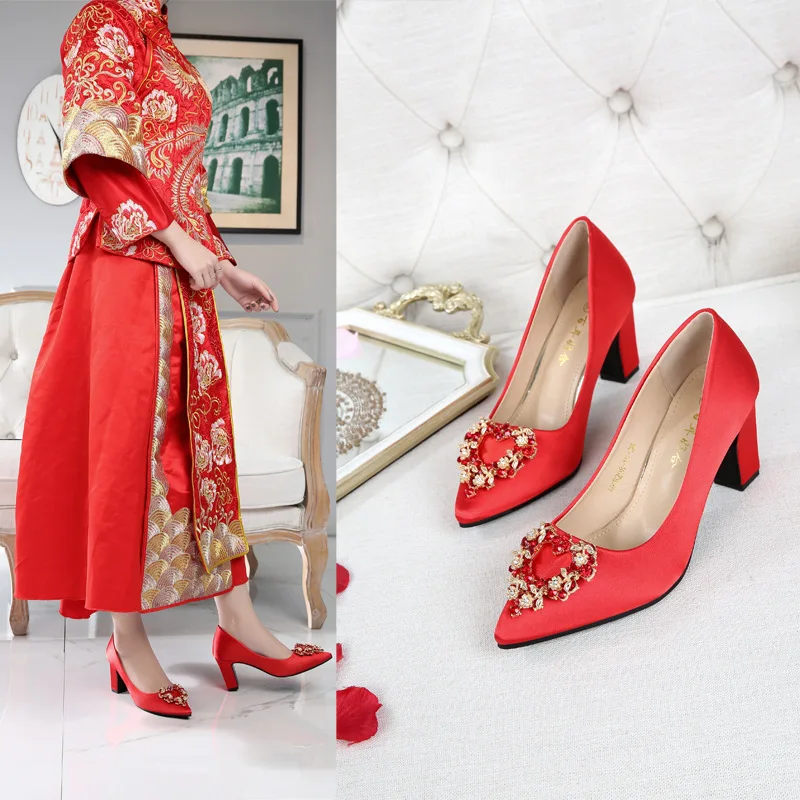 

Chinese Style Marriage Shoes Man-made Diamond Pointed Toe Chunky Heel High-Heel Xiu Shoes Wedding Shoes Bridal Shoes Wedding Sho