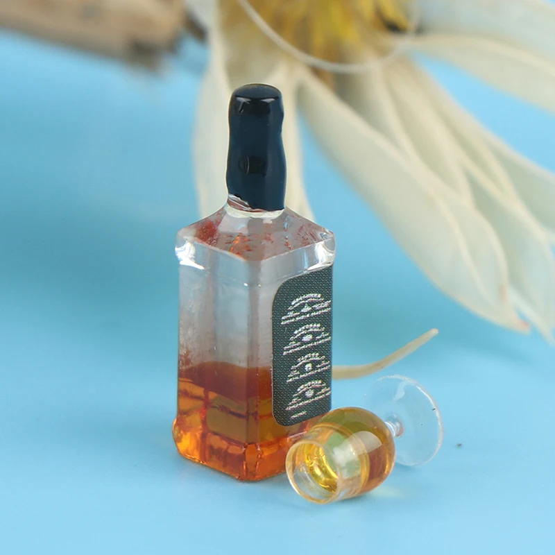 Аксессуары для кукольного домика Миниатюрная модель бутылки виски из смолы 1/10 Rock