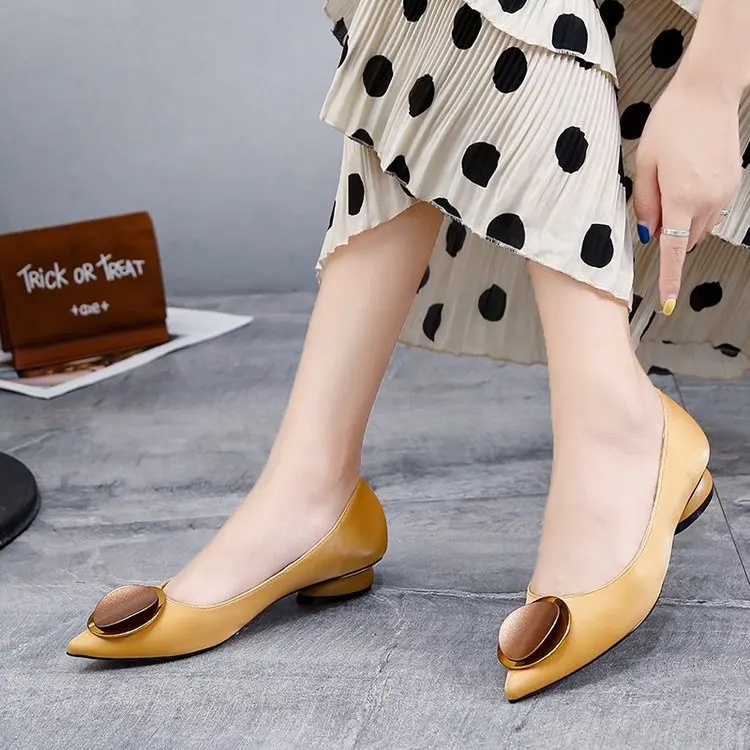 

2019 Autumn Women's Flats Shallow Metal Decoration Pointed Toe Casual Fashion Low Heels Square heel All-match 35-39