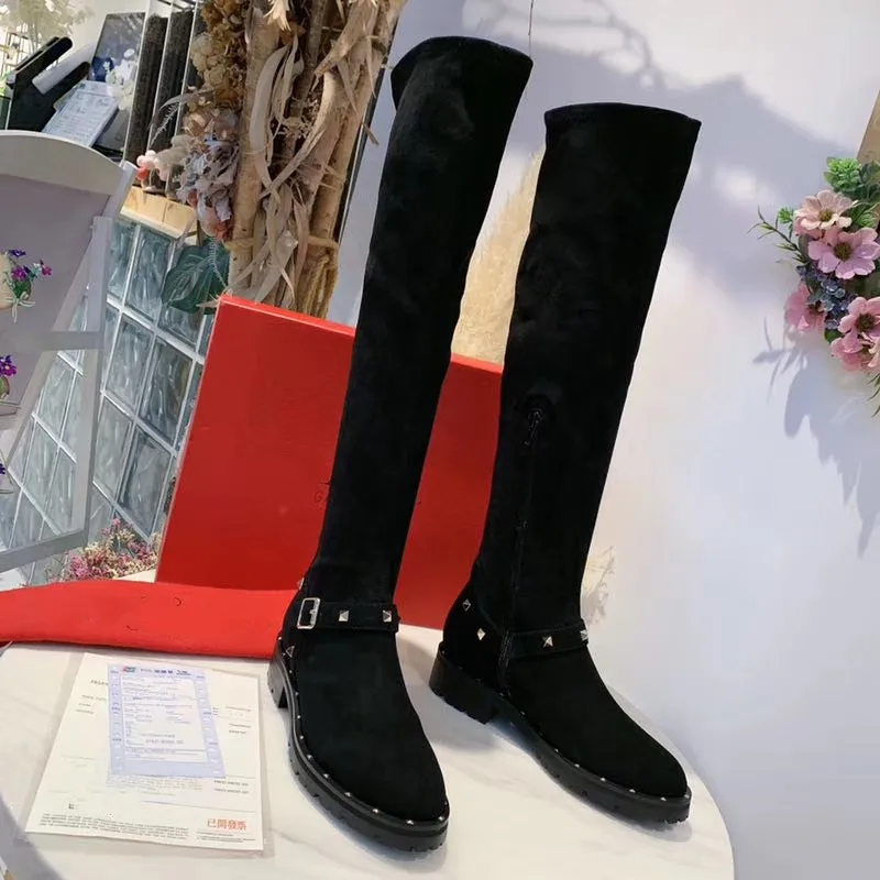 Сапоги до колена; Botas Mujer; женская обувь с заклепками; Цвет Черный; Zapatos De Mujer; женские сапоги на низком каблуке с пряжкой и круглым носком; Botas Mujer - Цвет: AS SHOW Flock