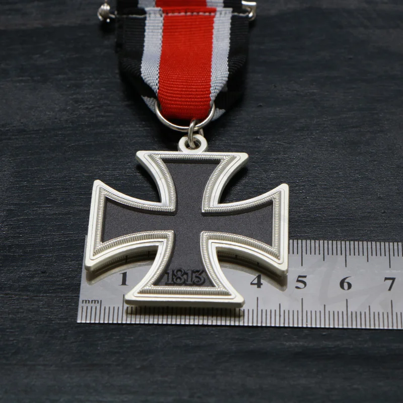 Military medal badge Germany 1939 Iron Cross Medal Badge 2nd Class with Ribbon Military Fan Decoration