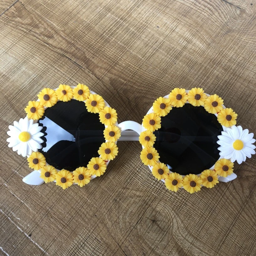 Lady Sunglasses Handmade White Daisy With Yellow Sunflower Decorative Border Sunglasses Retro