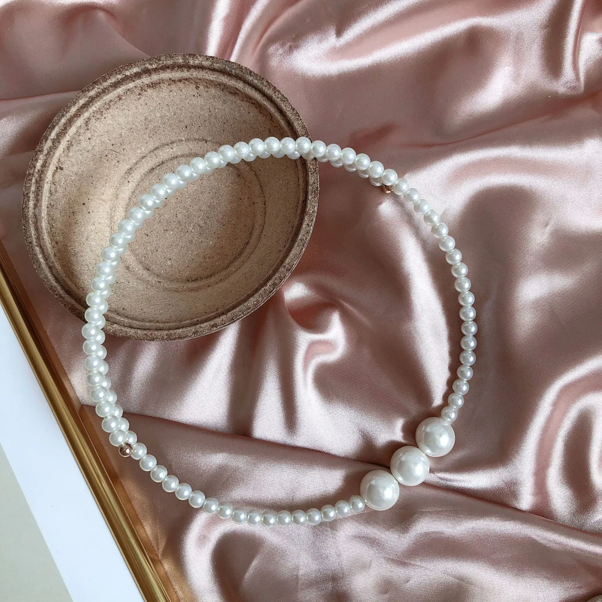 

Japanese Korean Light Luxury Hipster Size Pearl Versatile Elasticity Neck Ring Choker Fashion Network Red Necklace