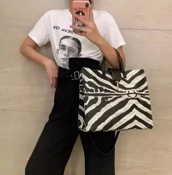 

Women Fashion Zebra Pattern Handbags Female High Quality PU Leather Casual Tote Bag 2020 Large Capacity Shoulder Messenger Bag