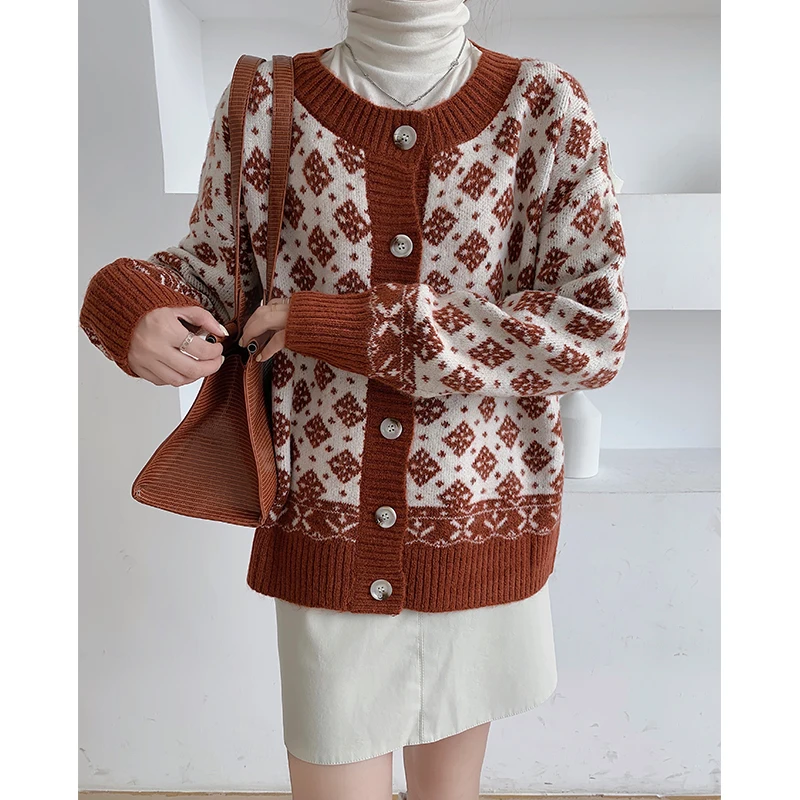 

Will show white knitting cardigan sweater female qiu dong lazy wind restoring ancient ways loose coat han edition