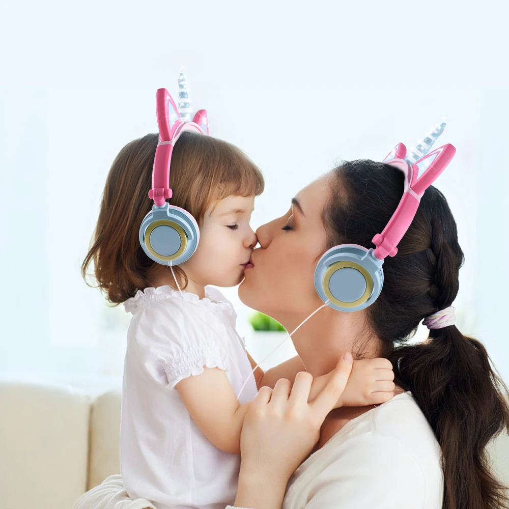 Cute Kids Headphones LED Light Unicorn Wired Headphones Girl Gamer PC Earphone Foldable Over Ear Gaming Headset Kids Gift